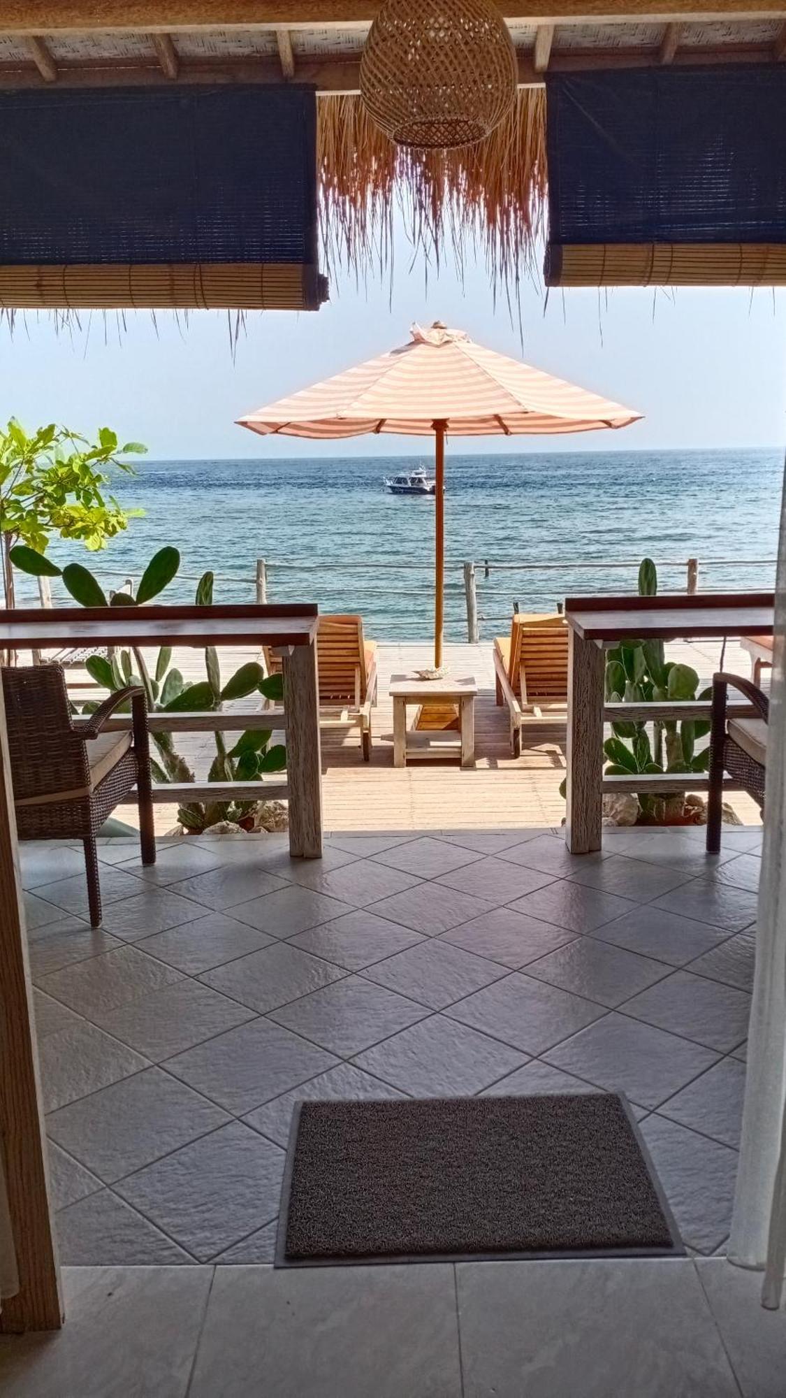 Vns Beachfront Guesthouse Toyapakeh Εξωτερικό φωτογραφία